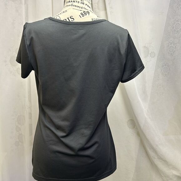 Eddie Bauer gray, short sleeve round neck, size small - Picture 5 of 6